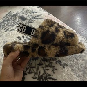 Cheeta print womens ugg slipers